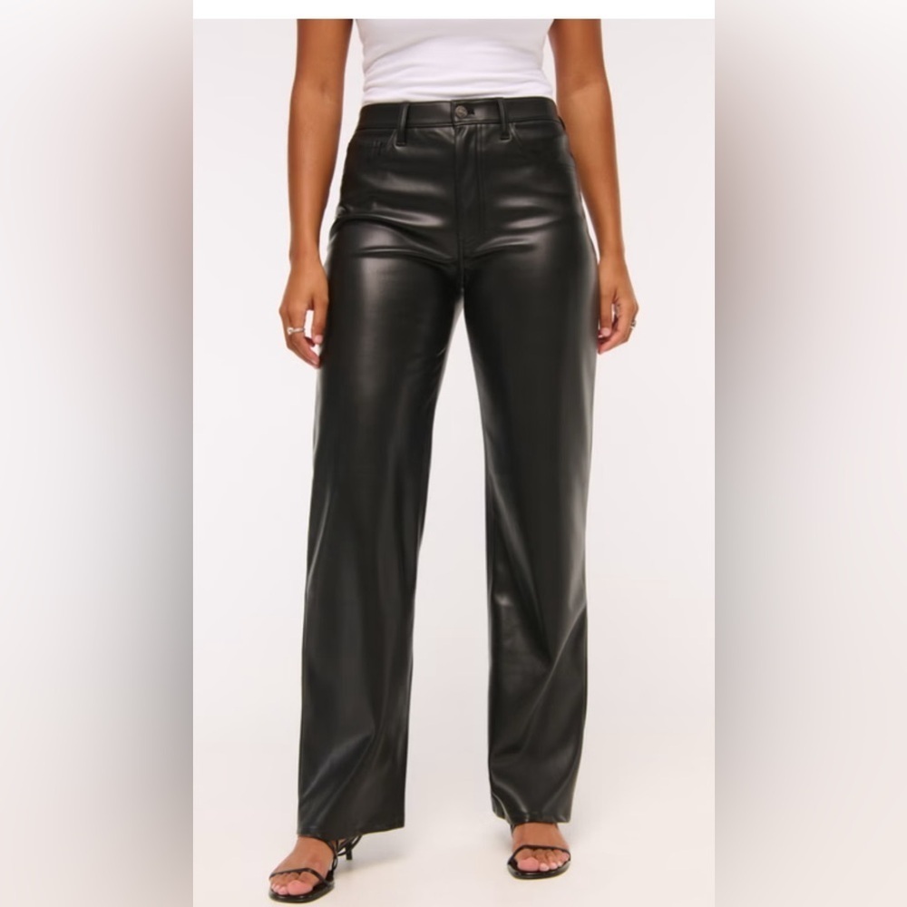 Abercrombie&Fitch Curve Love The 90’S Relaxed Vegan Leather Pants , size 33/16